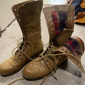 Madden girl 2 way combat boots size 6.5
